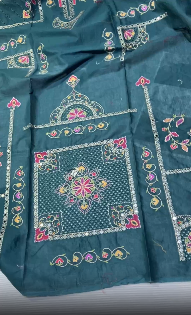 Jazmin Embroidered Lawn 3pc